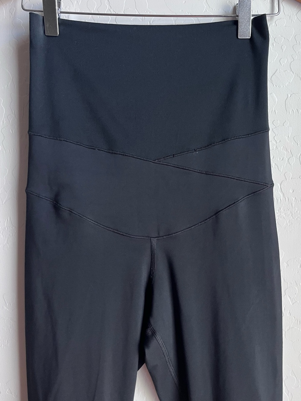Nike Small Maternity Dri Fit High Rise Leggings - Picture 8 of 10